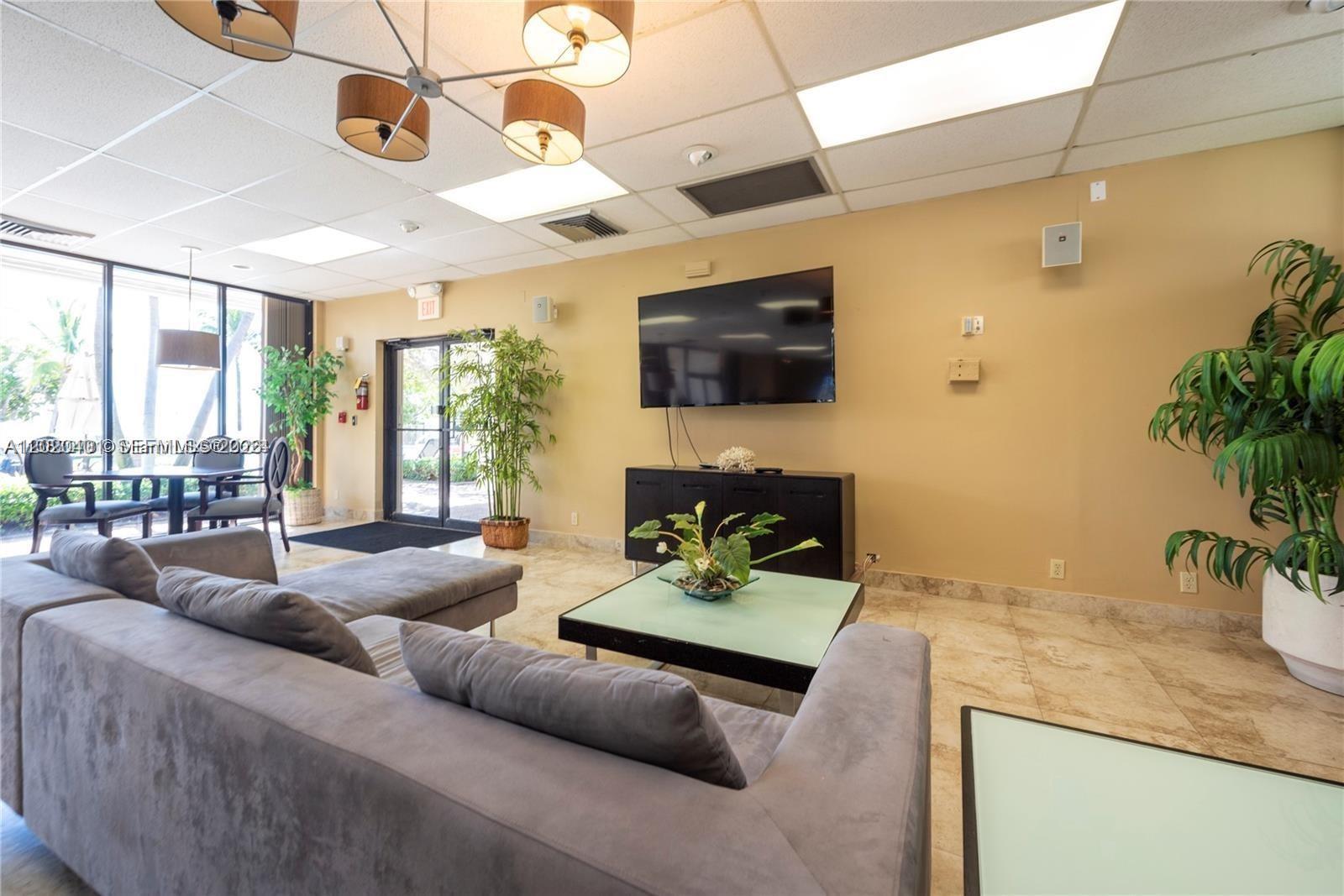 1901 N Ocean Blvd #4D Fort Lauderdale, FL 33305