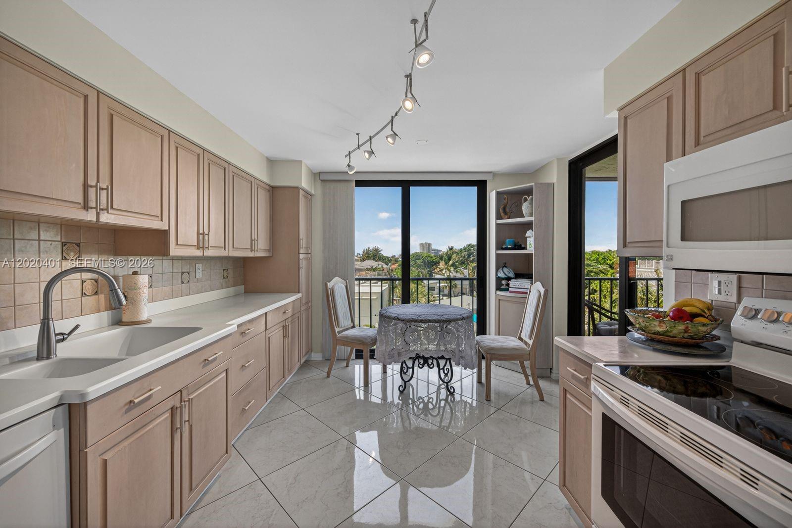 1901 N Ocean Blvd #4D Fort Lauderdale, FL 33305