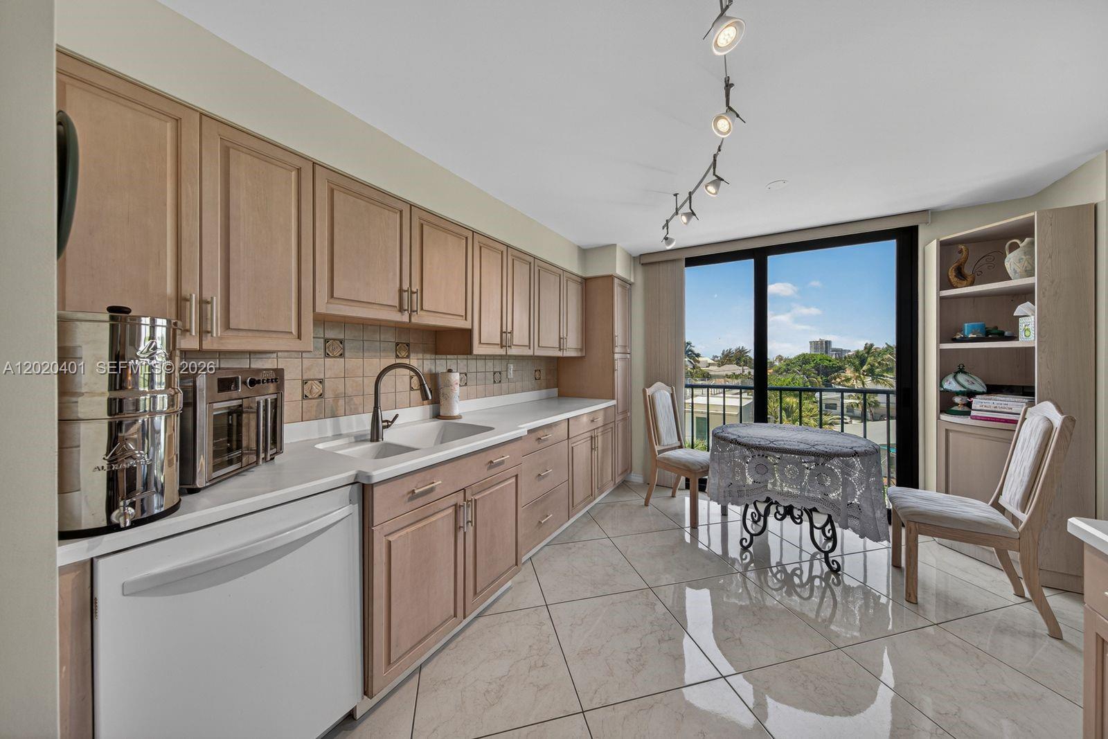 1901 N Ocean Blvd #4D Fort Lauderdale, FL 33305