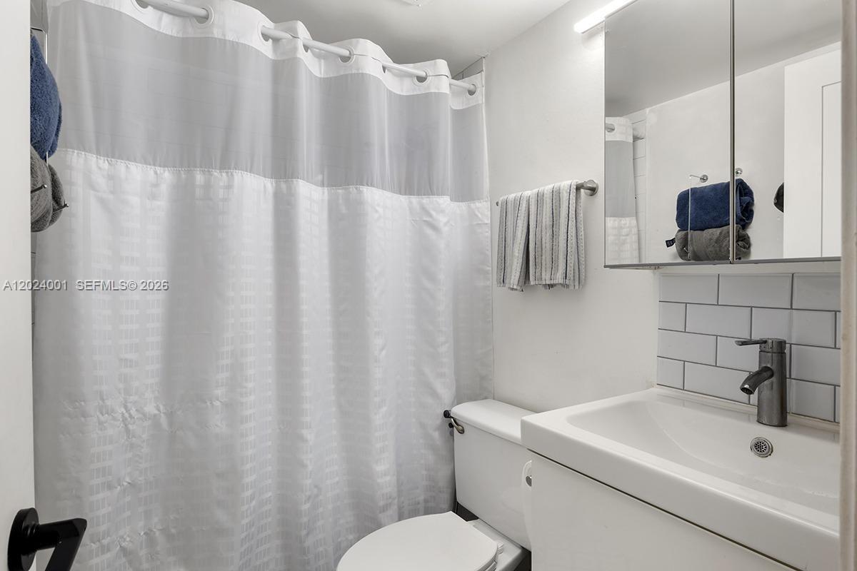 8701 SW 141st St #L5 Palmetto Bay, FL 33176