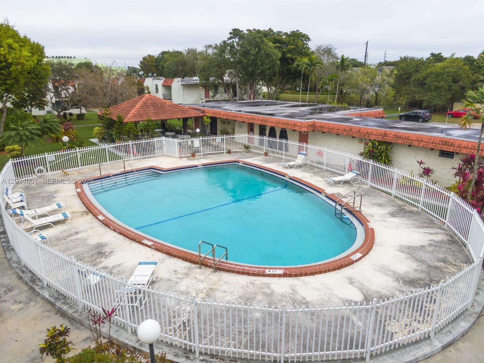 8701 SW 141st St #L5 Palmetto Bay, FL 33176