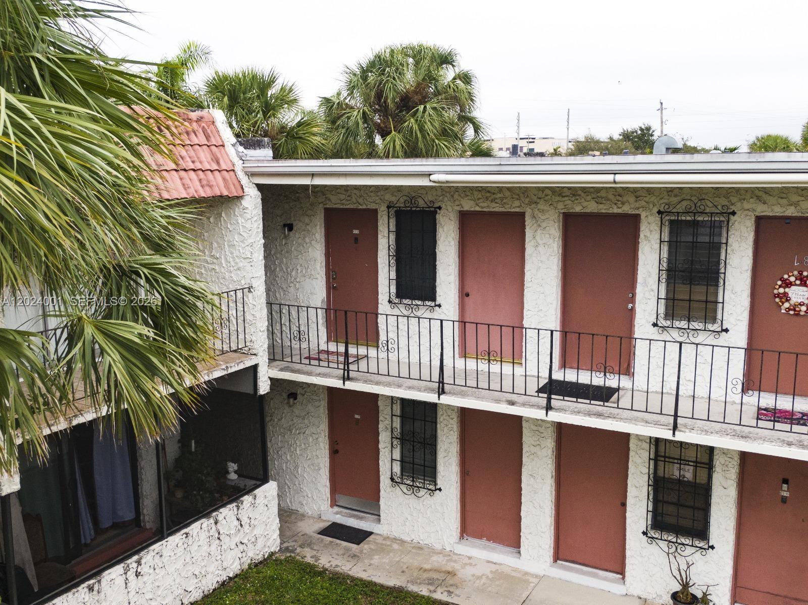 8701 SW 141st St #L5 Palmetto Bay, FL 33176