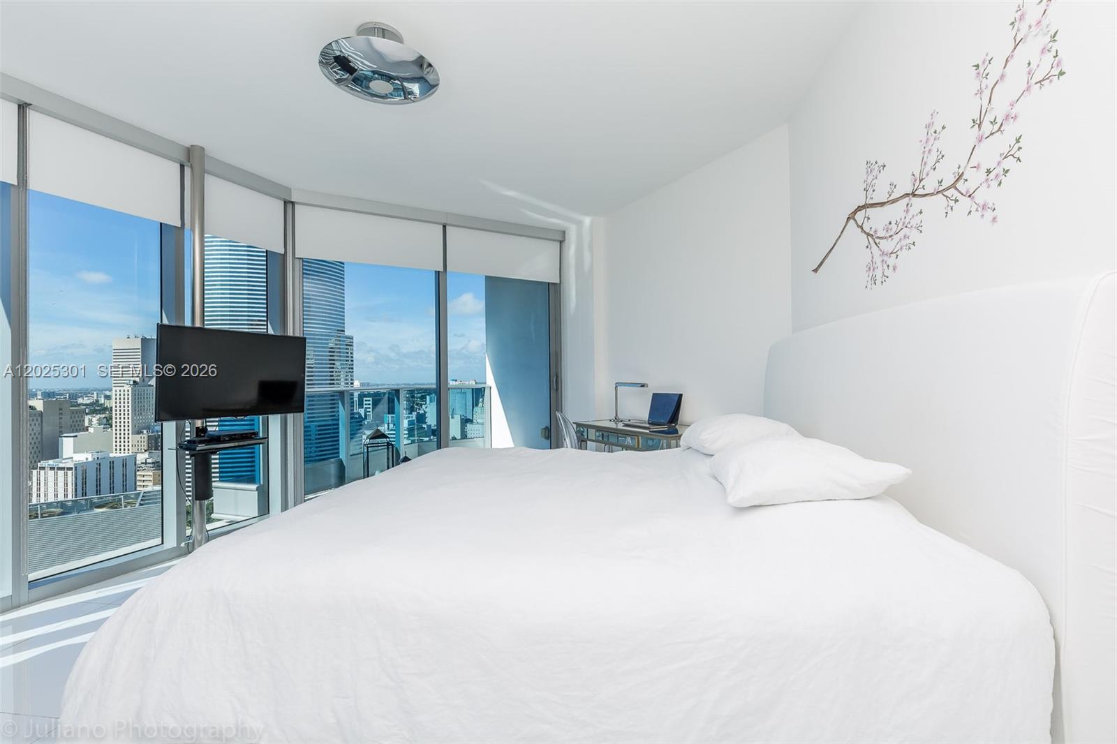 200 Biscayne Blvd Way #3102 Miami, FL 33131
