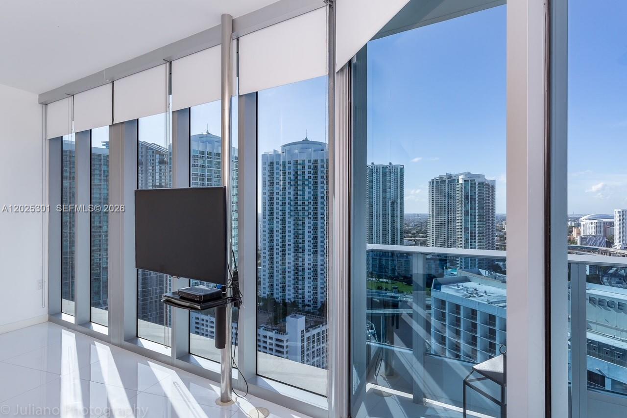200 Biscayne Blvd Way #3102 Miami, FL 33131