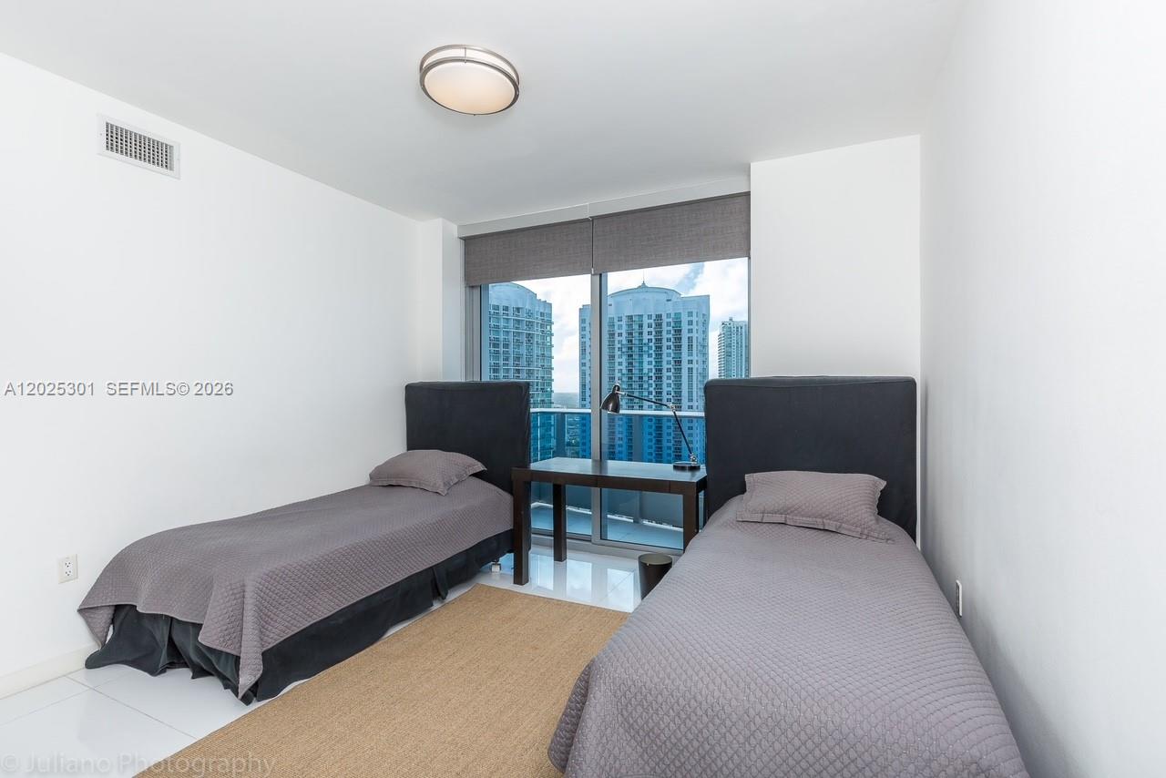 200 Biscayne Blvd Way #3102 Miami, FL 33131