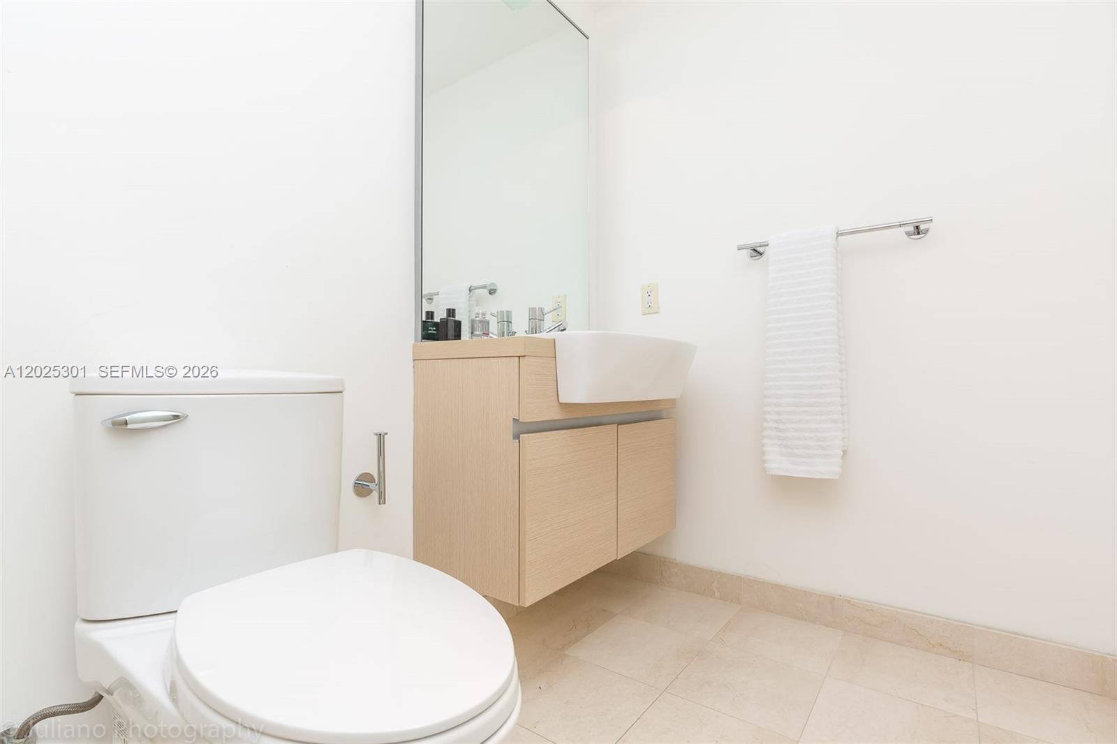 200 Biscayne Blvd Way #3102 Miami, FL 33131