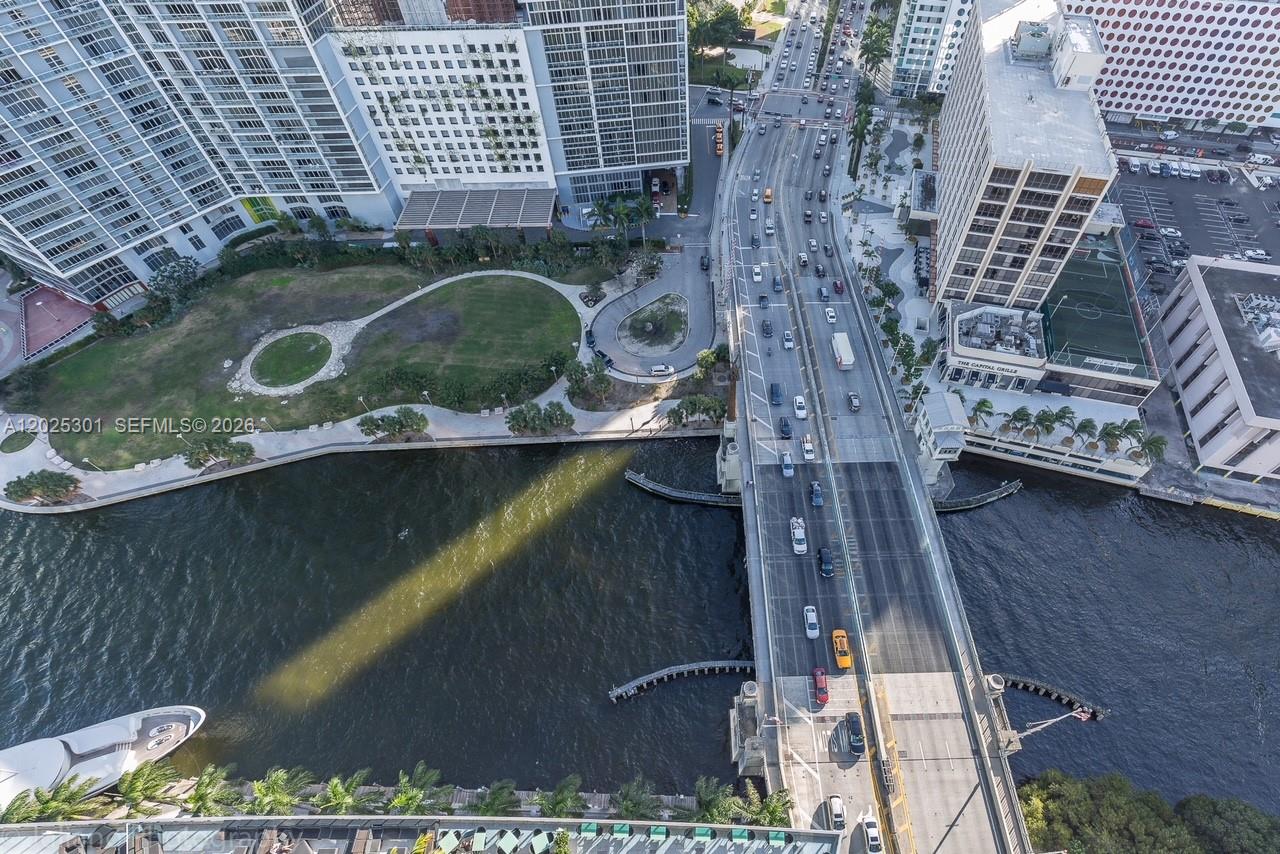 200 Biscayne Blvd Way #3102 Miami, FL 33131