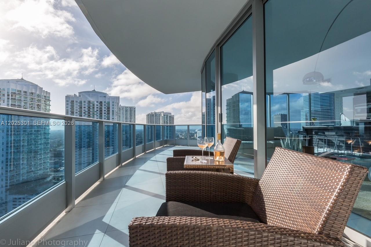 200 Biscayne Blvd Way #3102 Miami, FL 33131