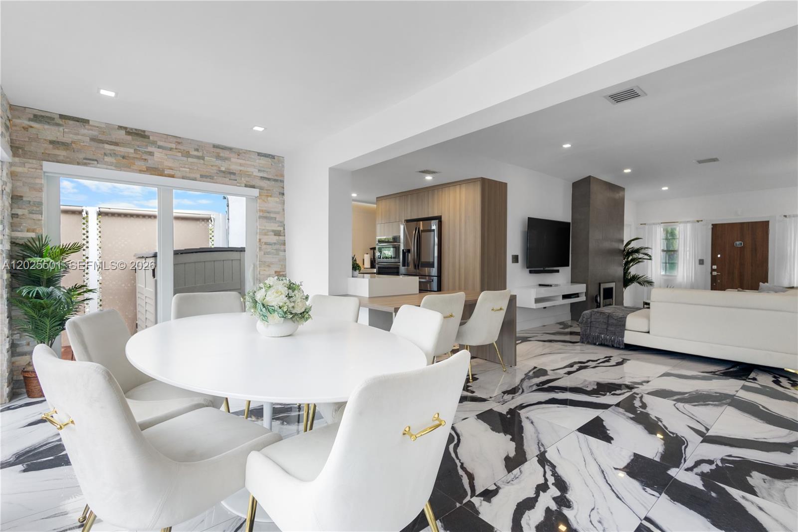 1544 Michigan Ave Miami Beach, FL 33139