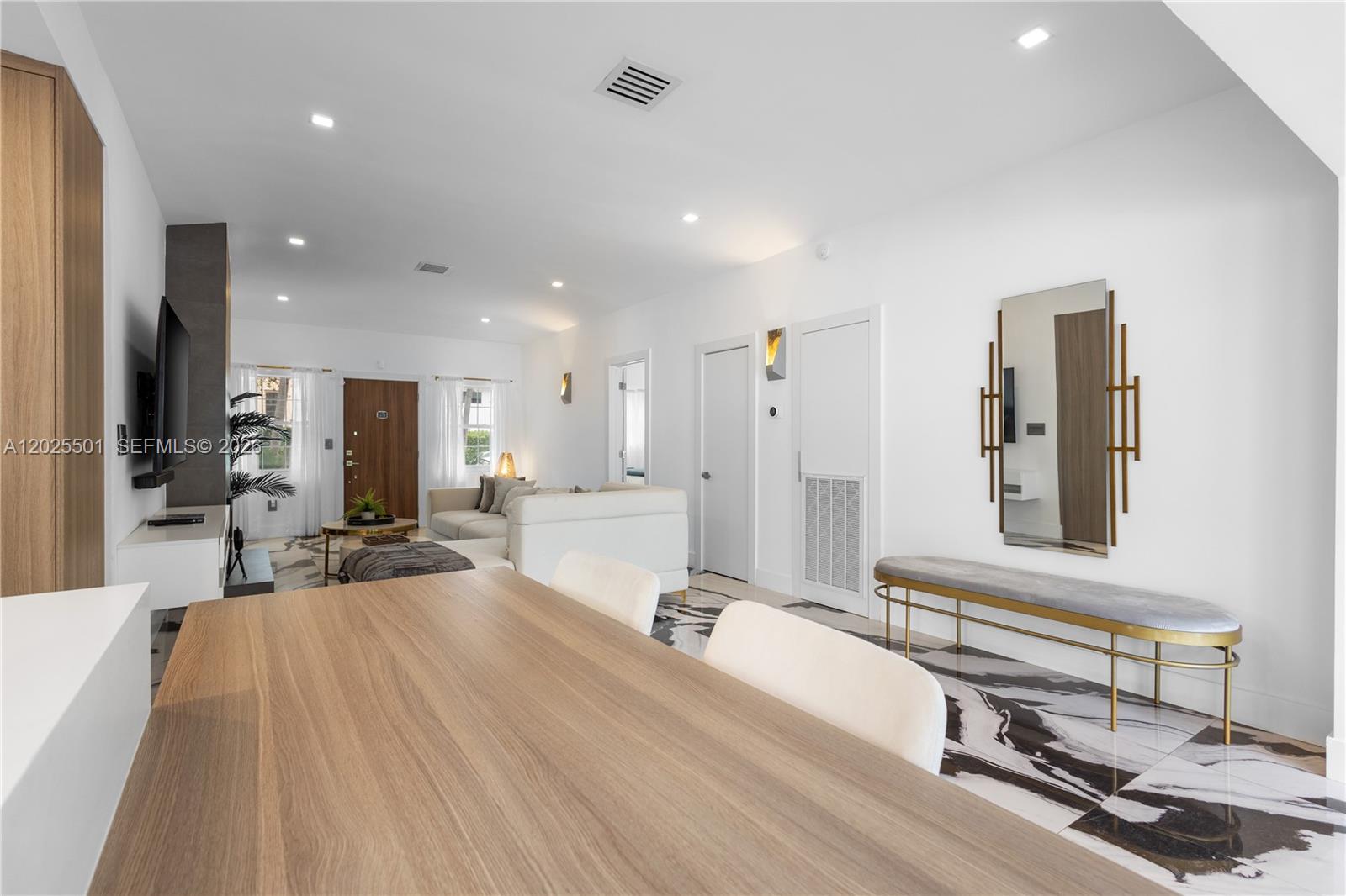 1544 Michigan Ave Miami Beach, FL 33139