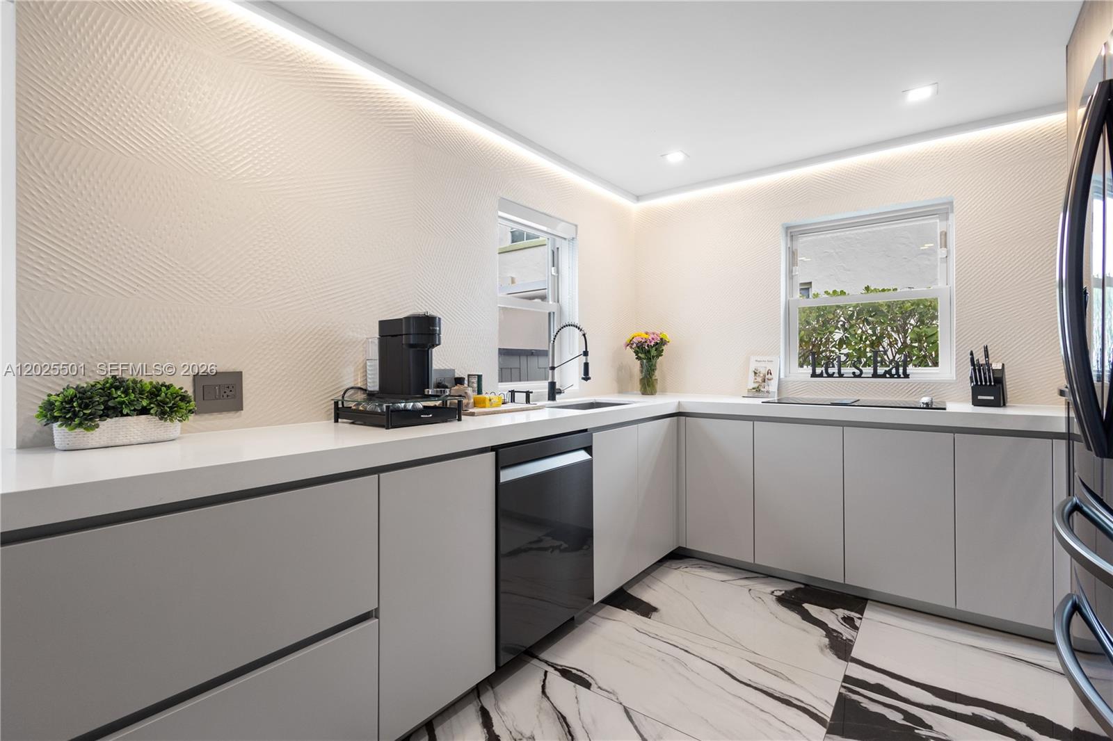 1544 Michigan Ave Miami Beach, FL 33139