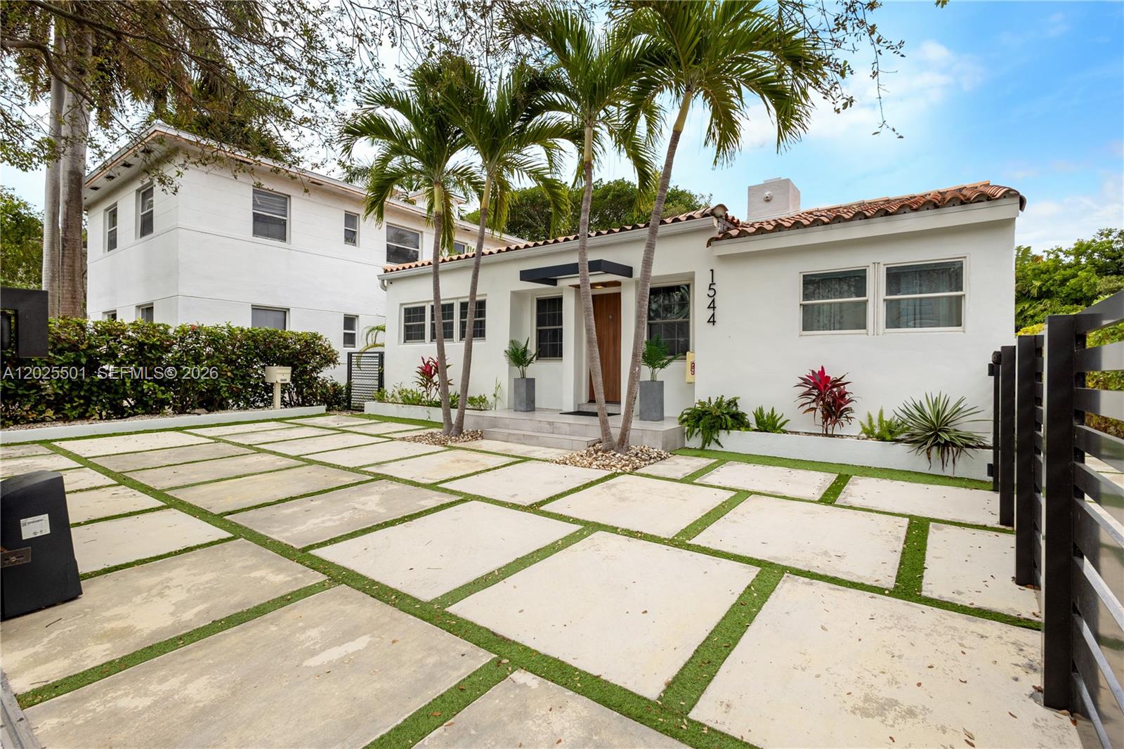 1544 Michigan Ave Miami Beach, FL 33139