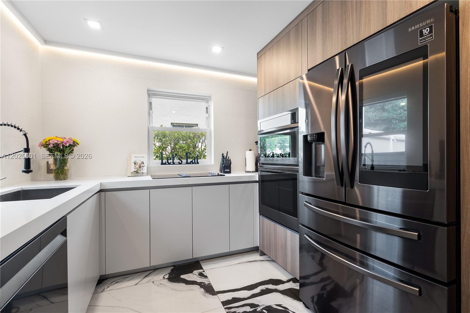 1544 Michigan Ave Miami Beach, FL 33139