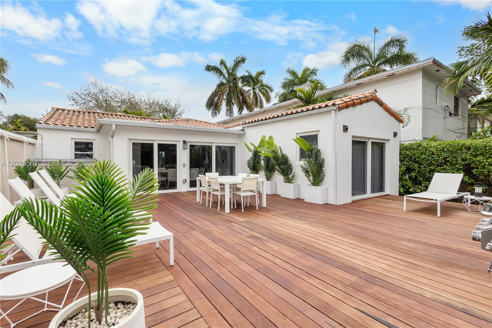 1544 Michigan Ave Miami Beach, FL 33139