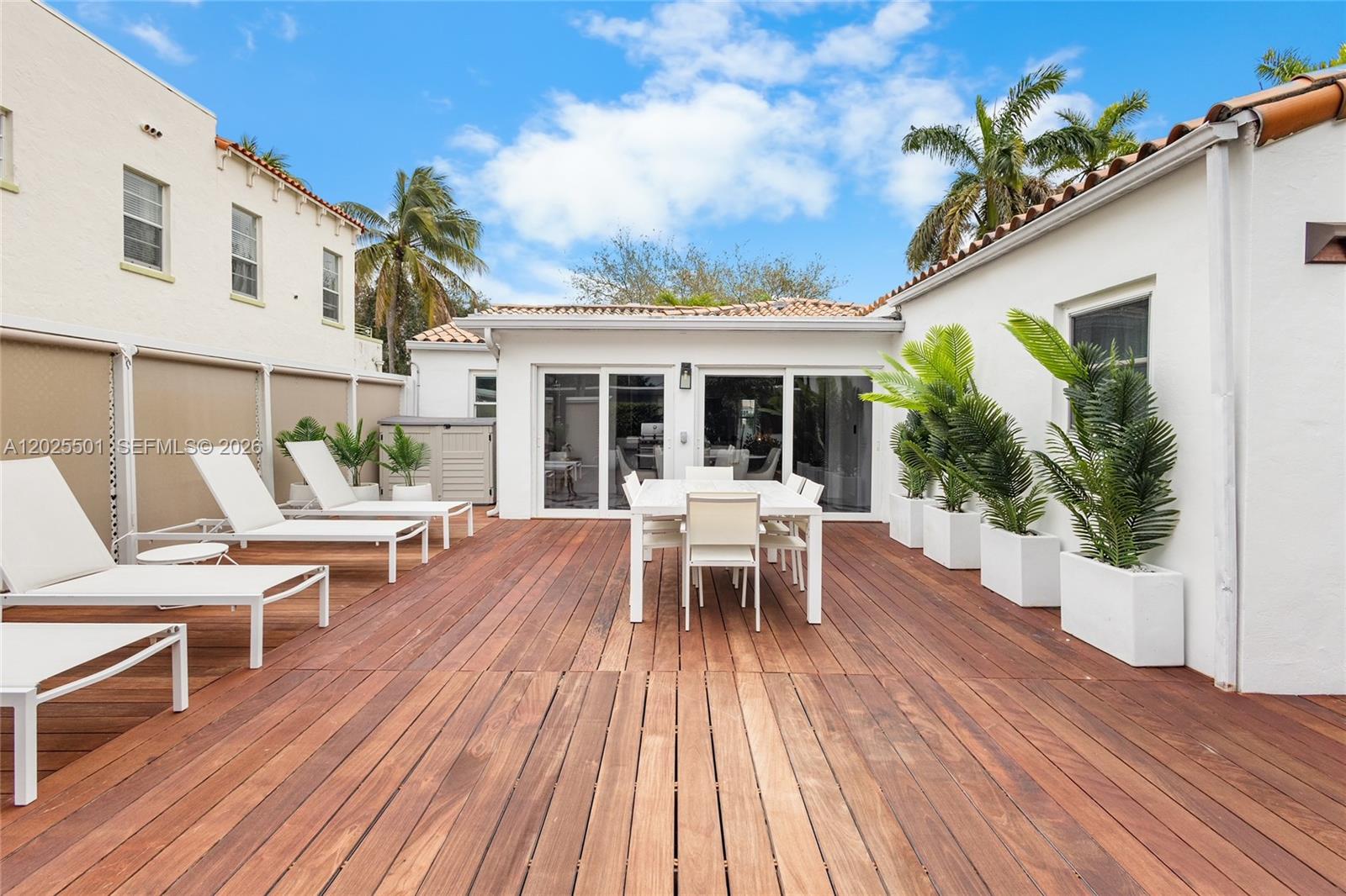 1544 Michigan Ave Miami Beach, FL 33139