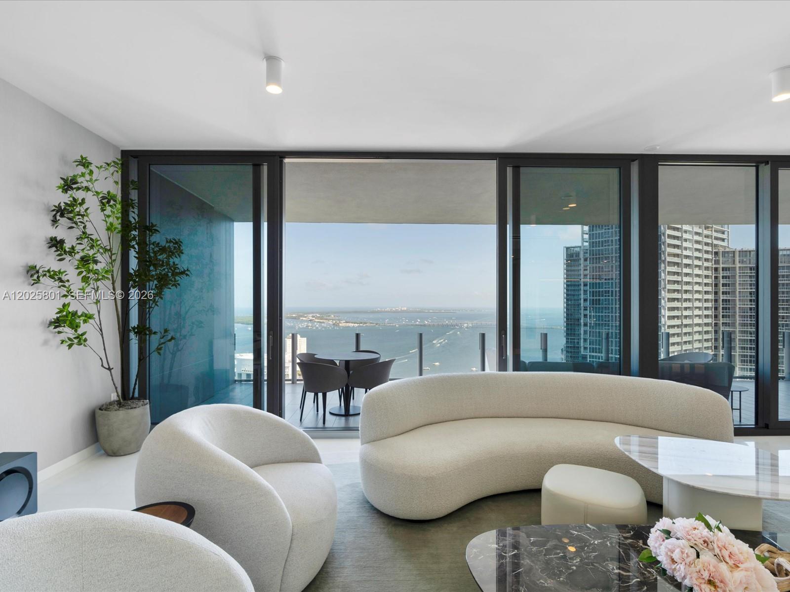300 Biscayne Blvd Way #4502E Miami, FL 33131