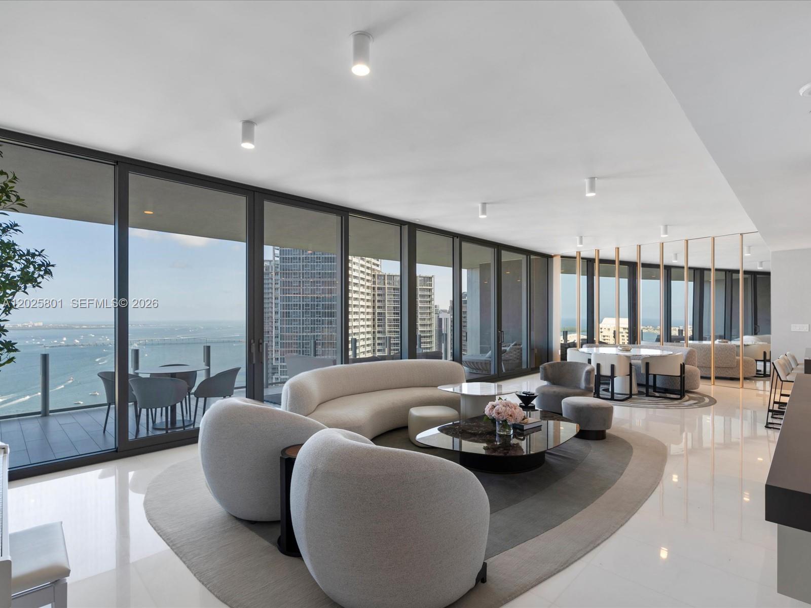 300 Biscayne Blvd Way #4502E Miami, FL 33131