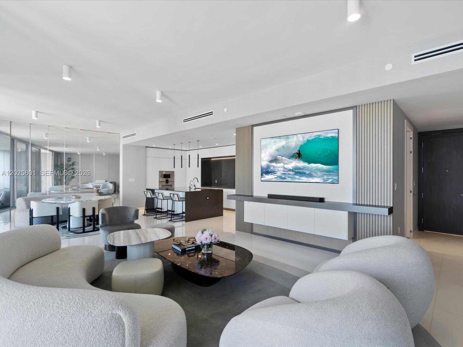 300 Biscayne Blvd Way #4502E Miami, FL 33131