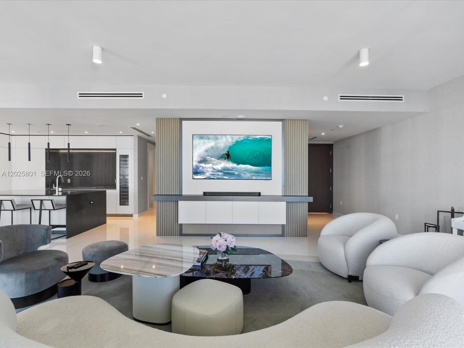 300 Biscayne Blvd Way #4502E Miami, FL 33131
