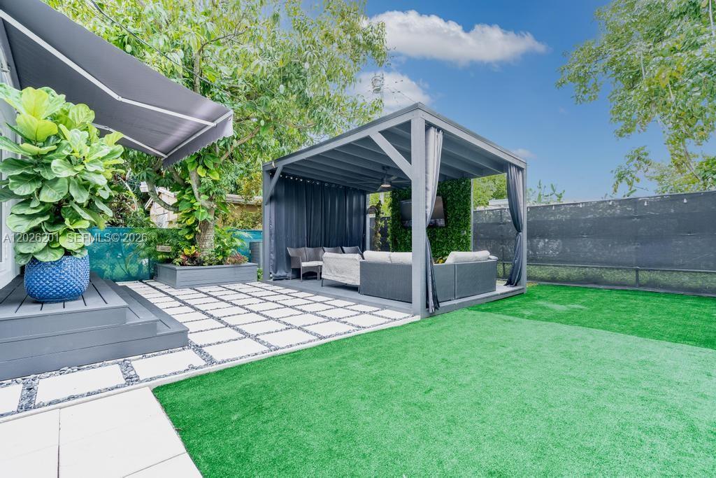 2257 SW 11th St Miami, FL 33135