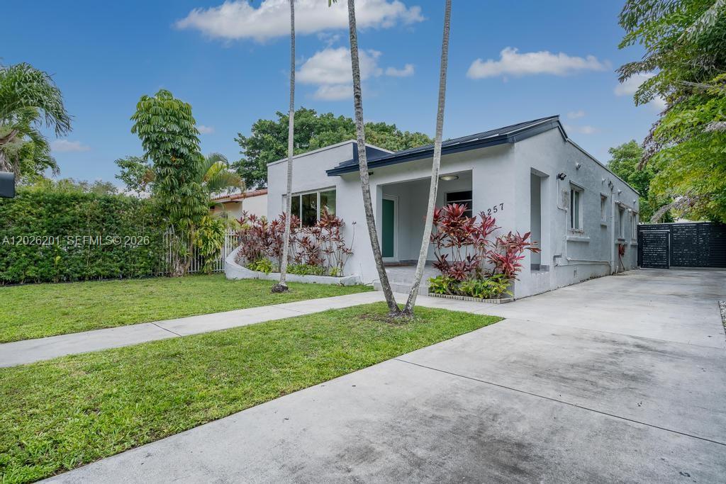 2257 SW 11th St Miami, FL 33135