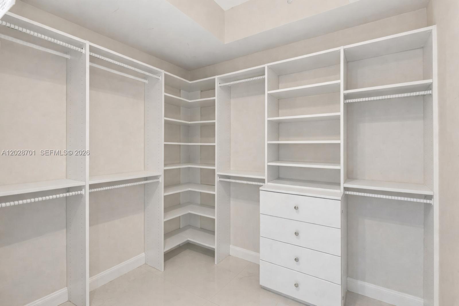 3500 Mystic Pointe Dr #104 Aventura, FL 33180