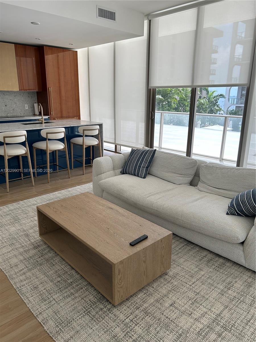 2678 Tigertail Ave #911 Miami, FL 33133