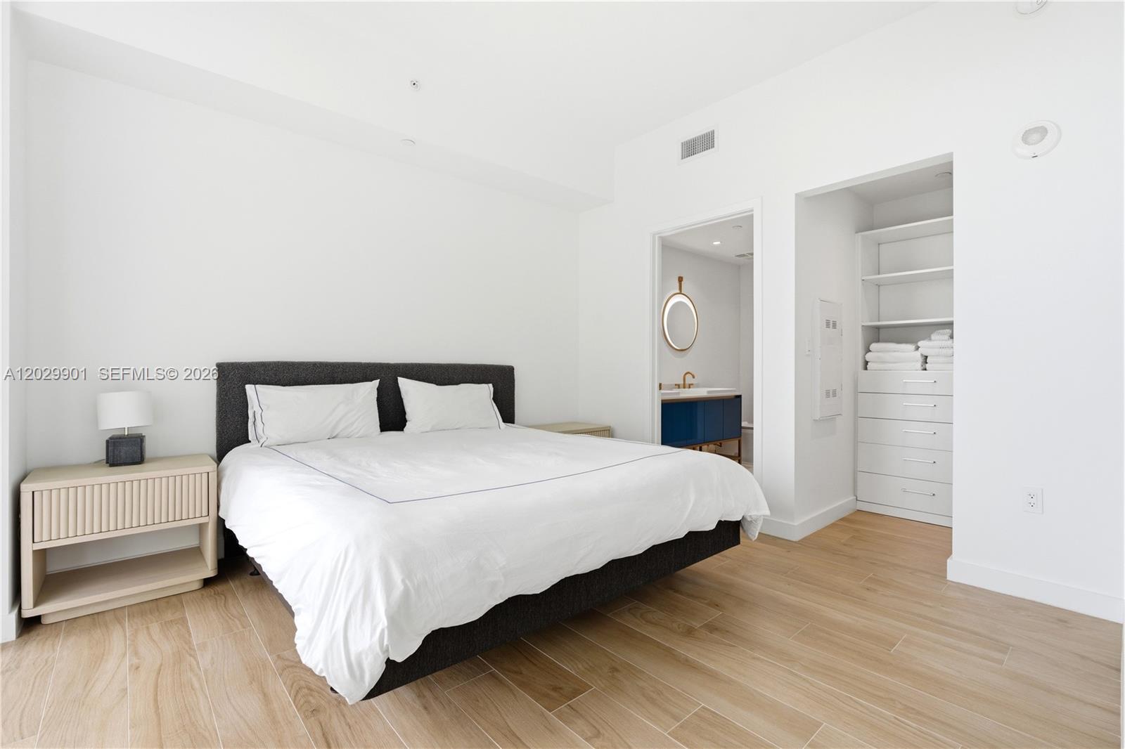 2678 Tigertail Ave #911 Miami, FL 33133