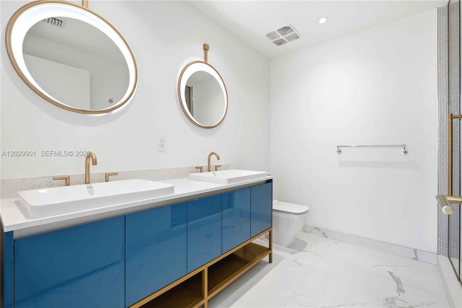 2678 Tigertail Ave #911 Miami, FL 33133