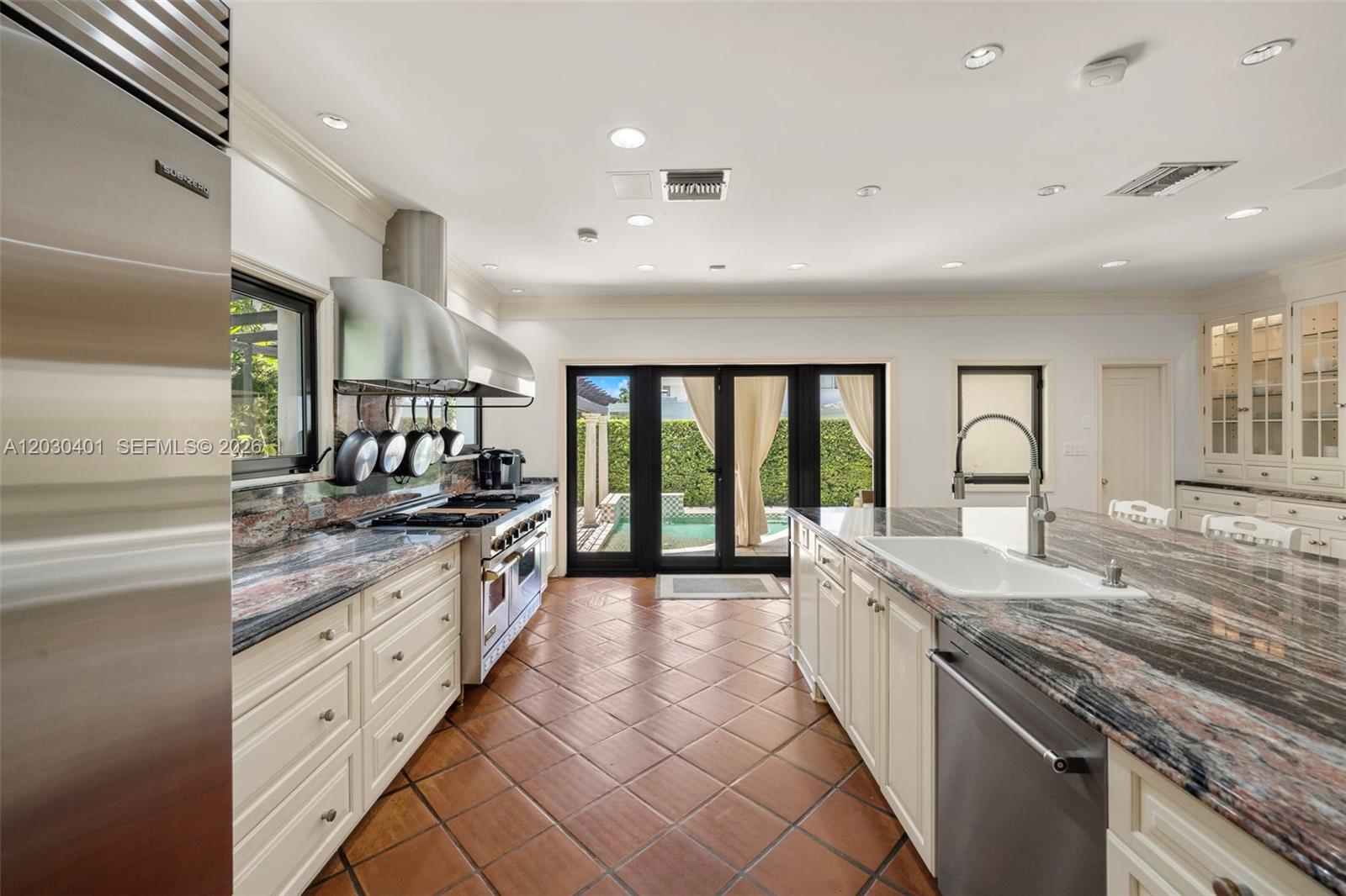 5860 Pine Tree Miami Beach, FL 33140