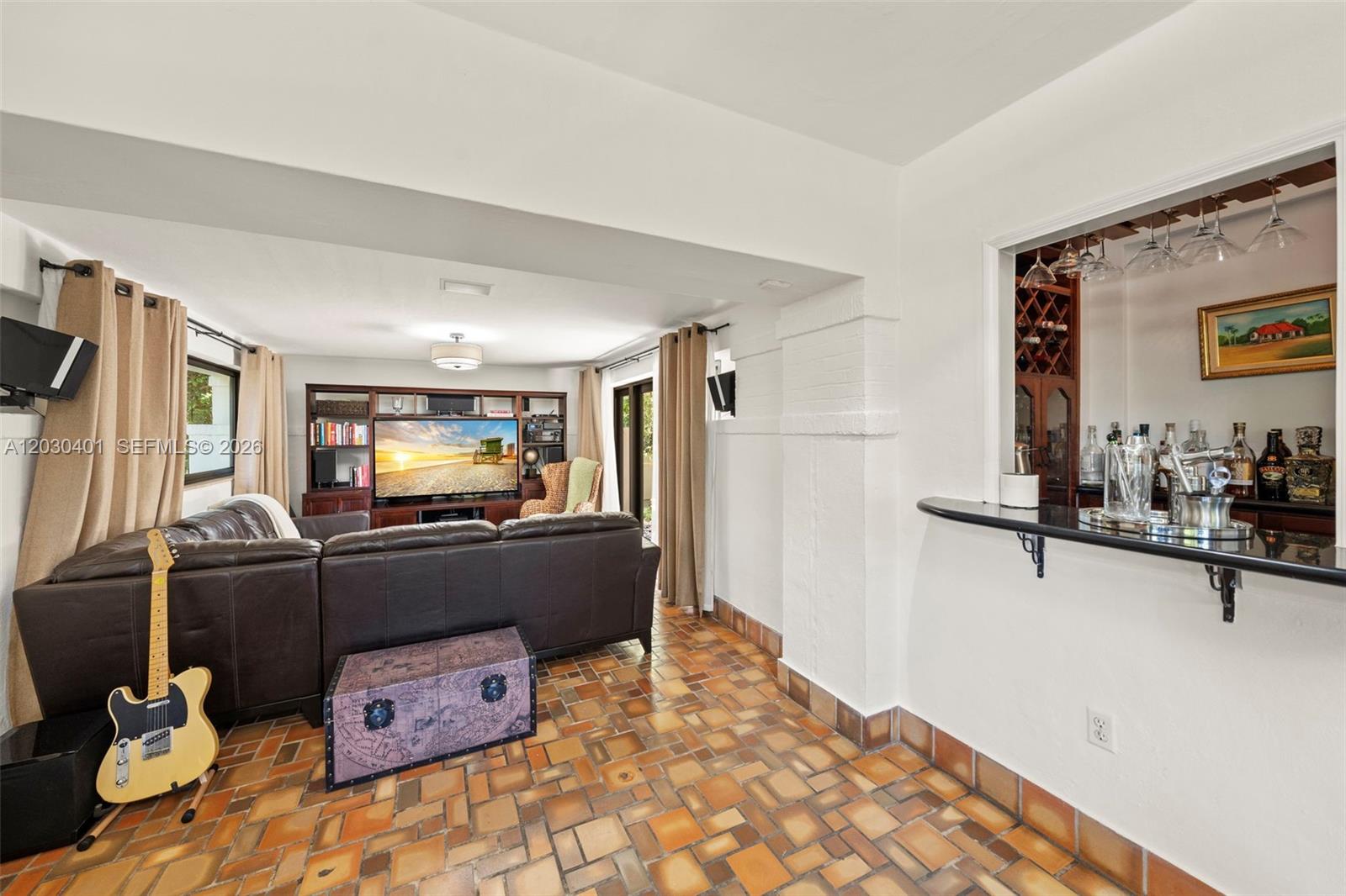 5860 Pine Tree Miami Beach, FL 33140
