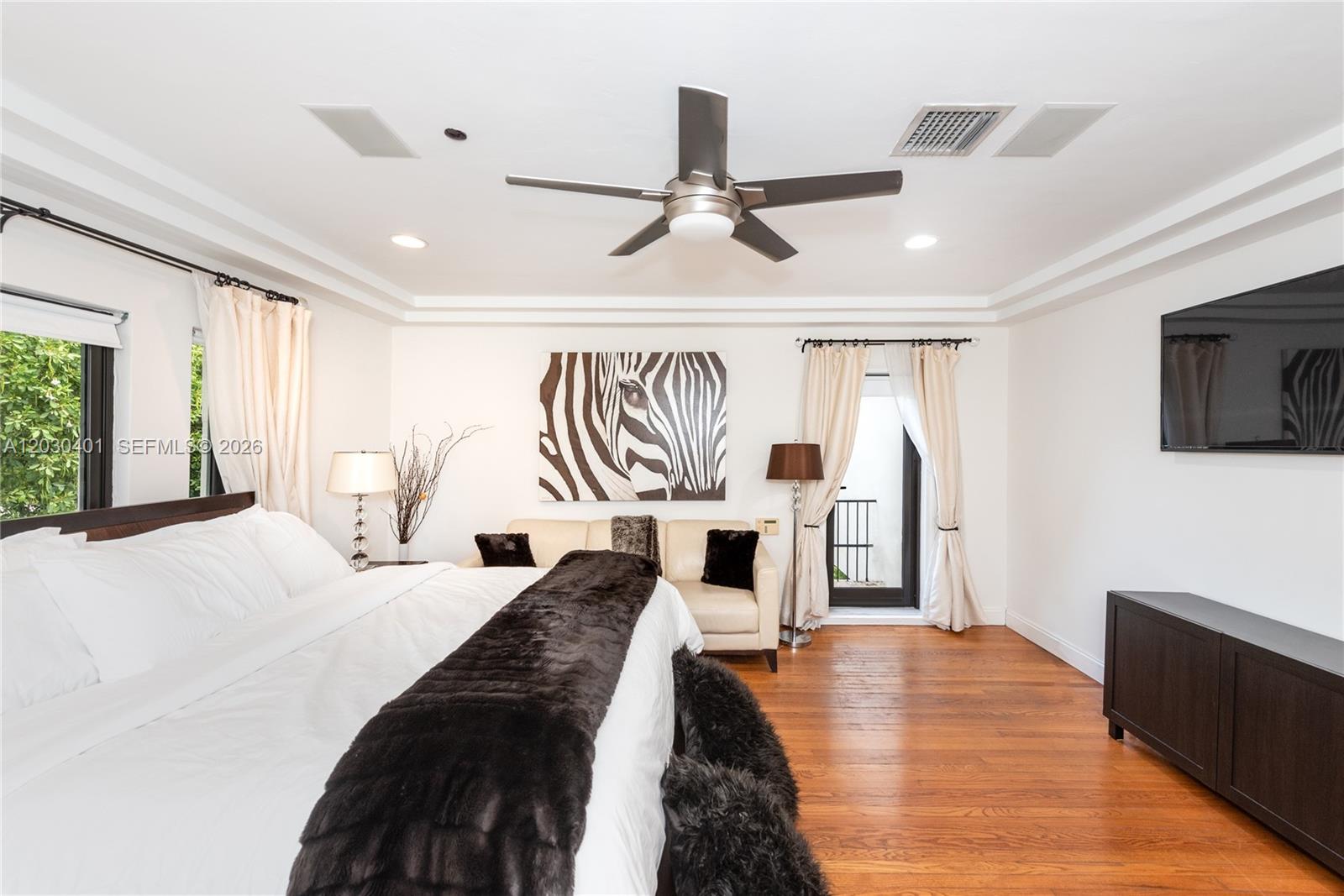 5860 Pine Tree Miami Beach, FL 33140