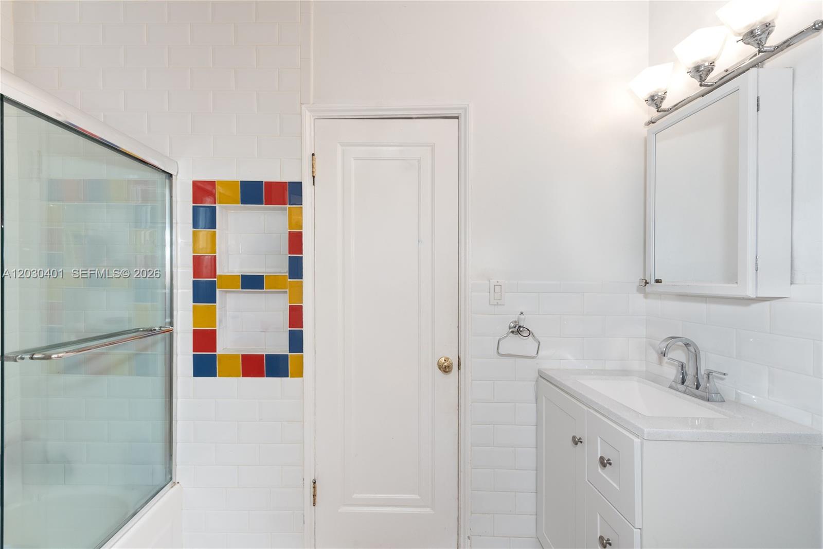 5860 Pine Tree Miami Beach, FL 33140