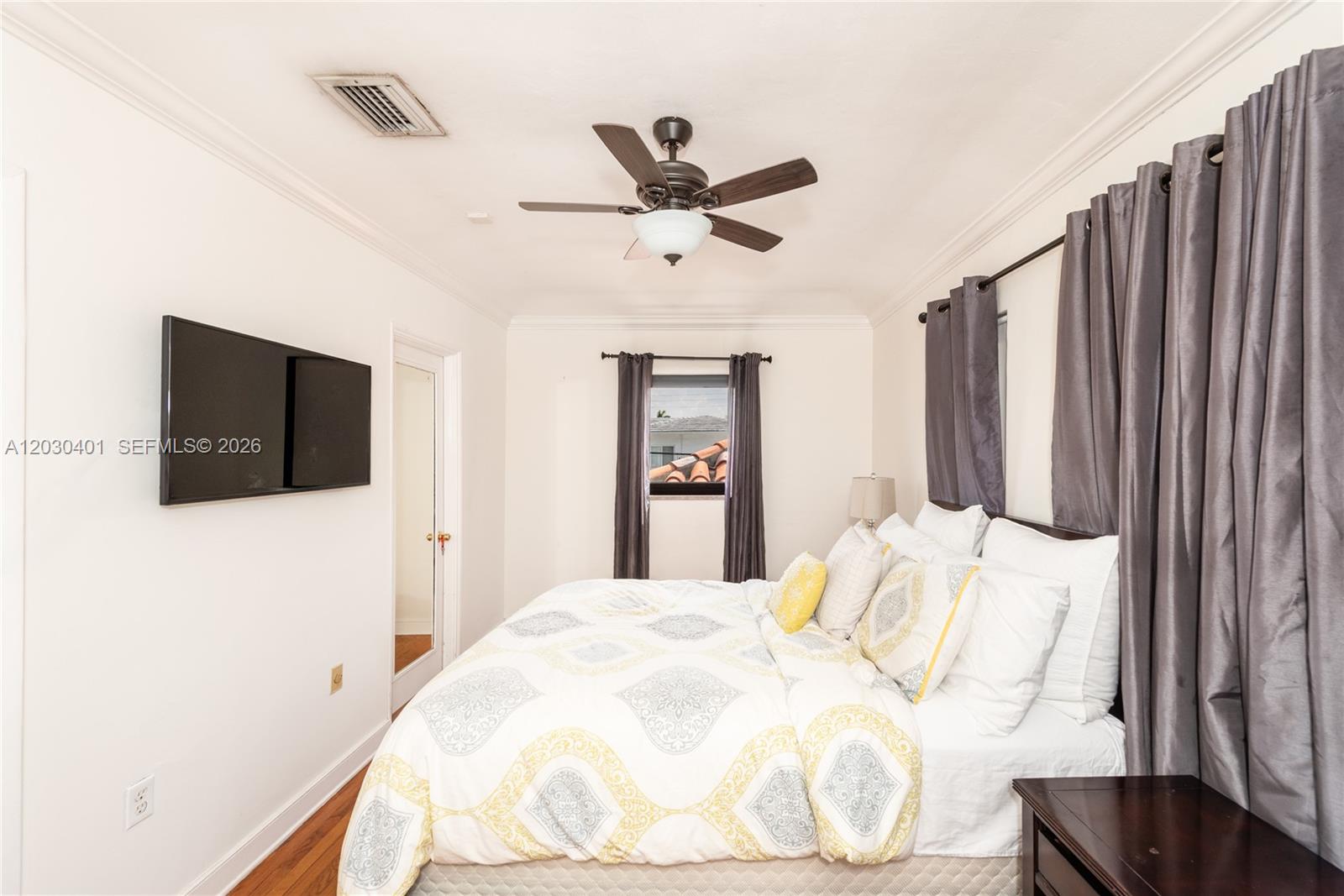 5860 Pine Tree Miami Beach, FL 33140