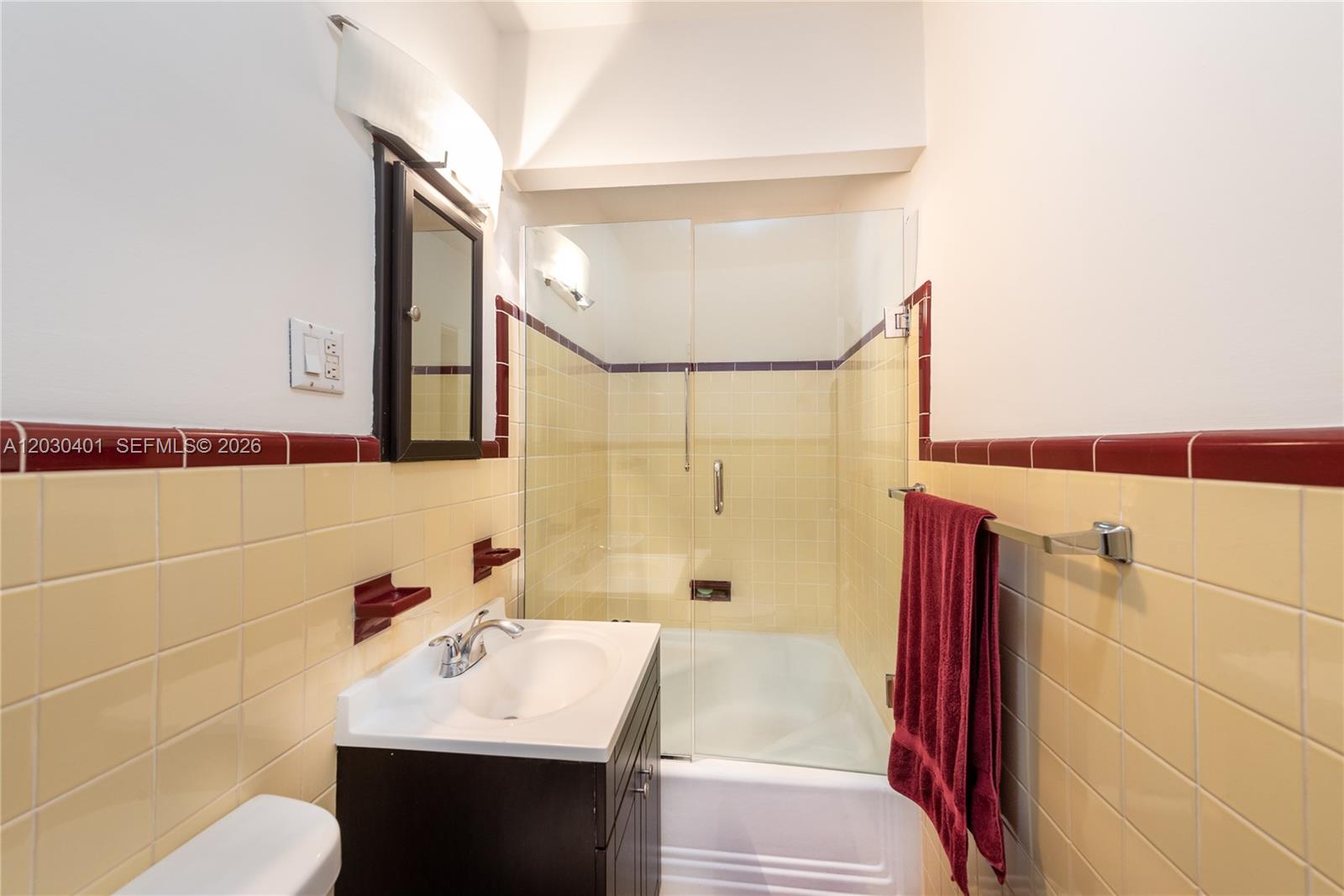 5860 Pine Tree Miami Beach, FL 33140