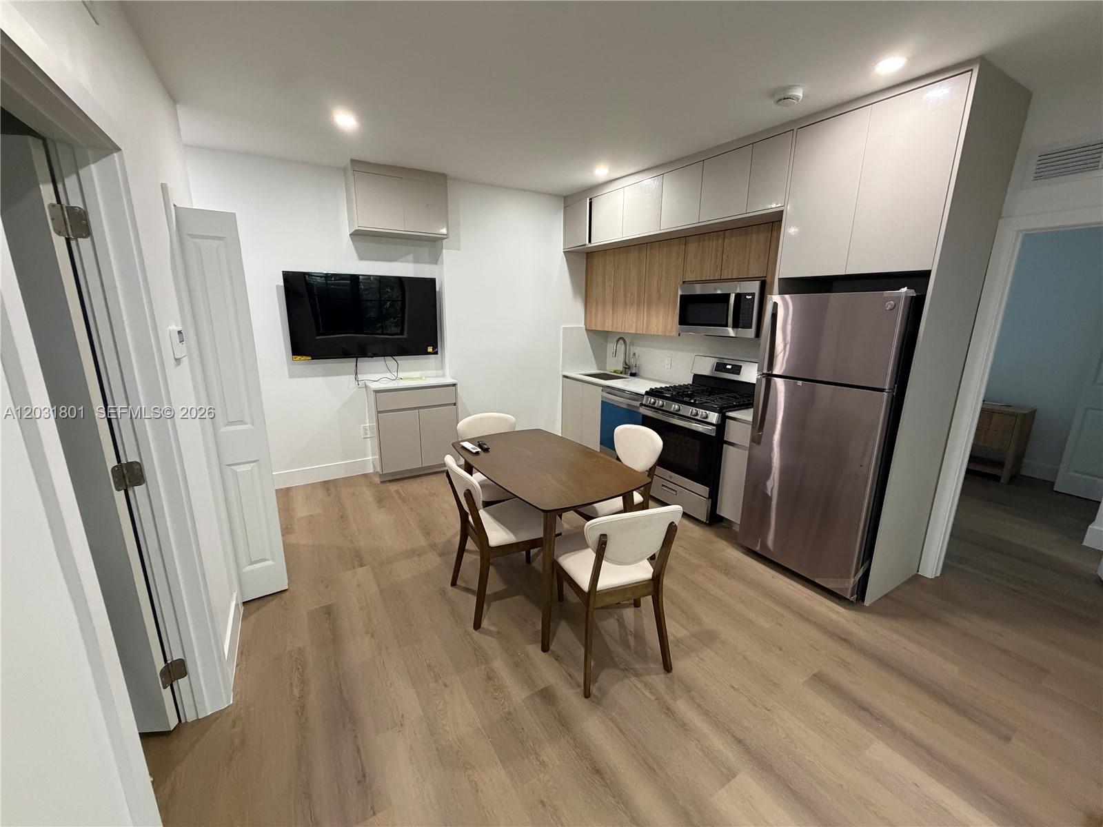 1619 Jefferson #210