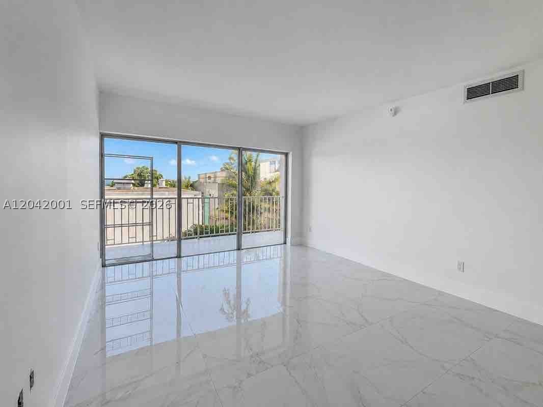 500 Bayview Dr #232 Sunny Isles Beach, FL 33160