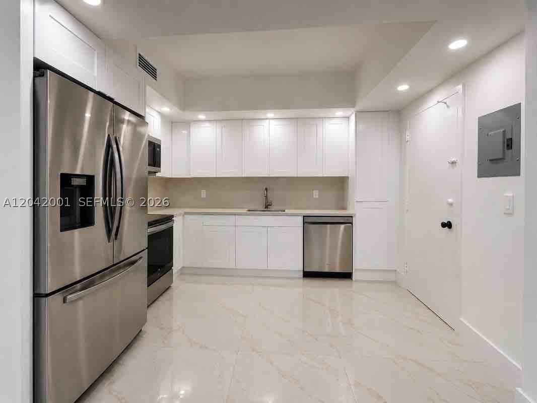 500 Bayview Dr #232 Sunny Isles Beach, FL 33160