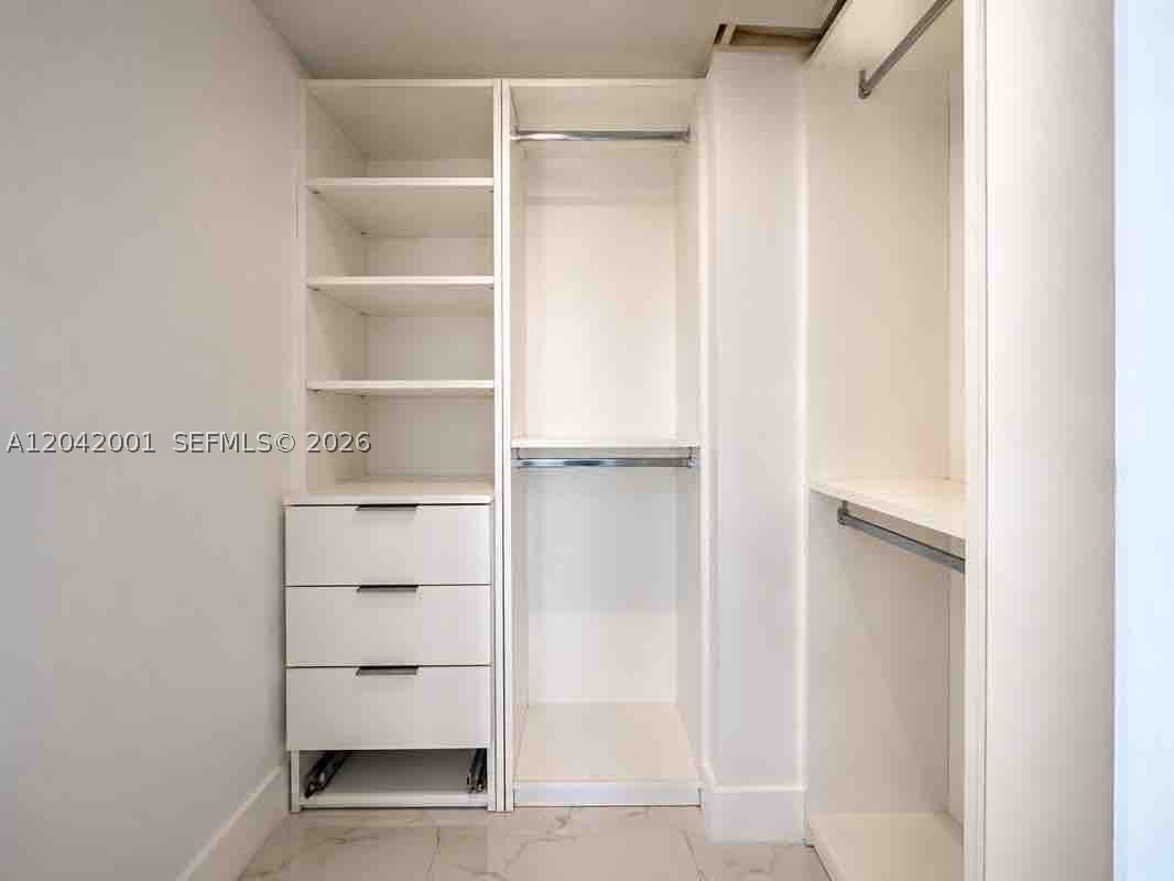 500 Bayview Dr #232 Sunny Isles Beach, FL 33160
