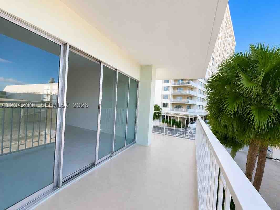 500 Bayview Dr #232 Sunny Isles Beach, FL 33160