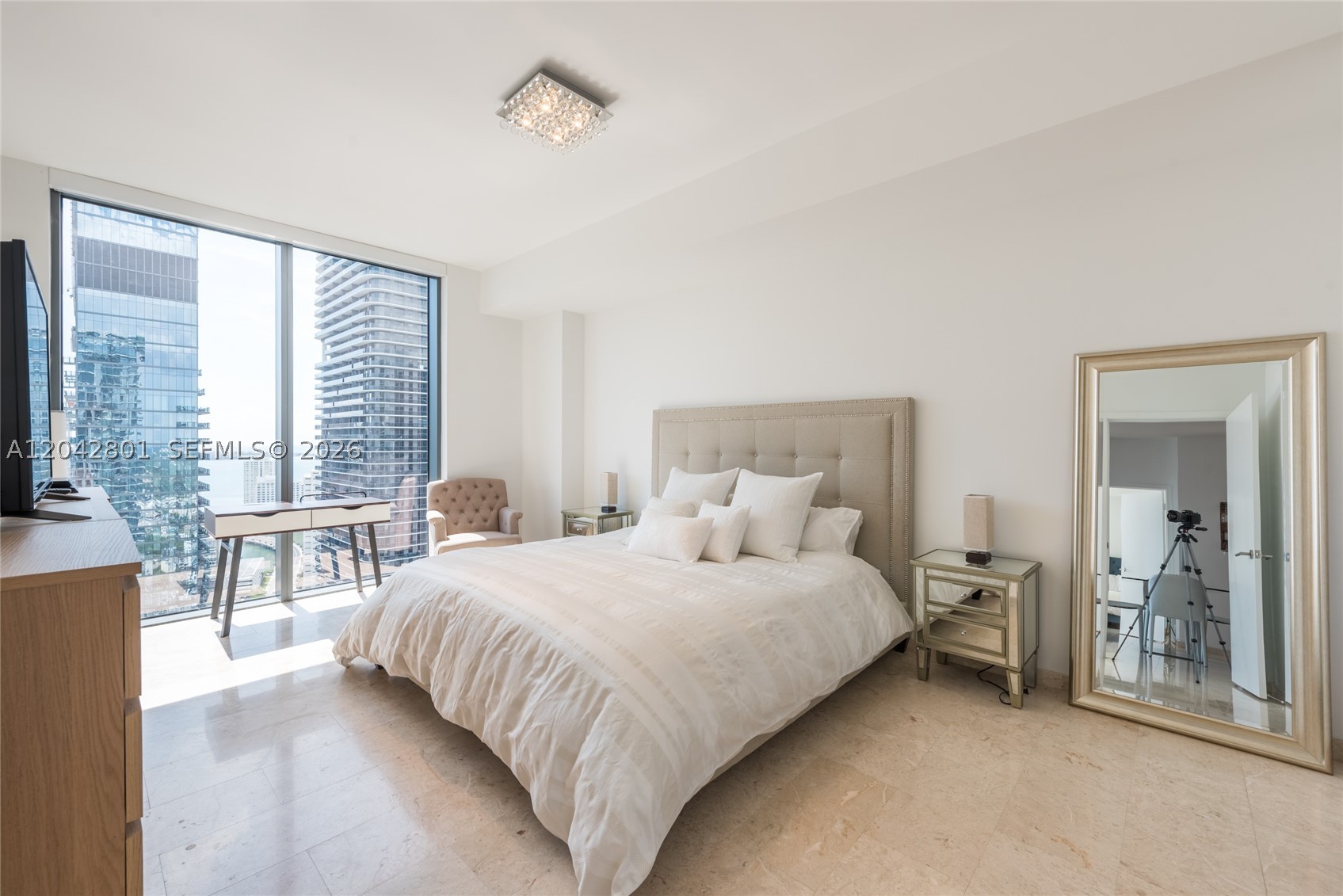 88 SW 7th St #3403 Miami, FL 33130