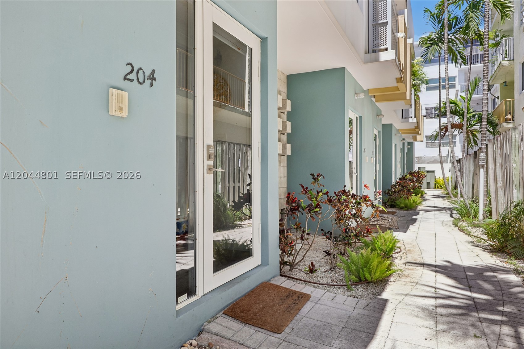 204 Washington Ave #13 Miami Beach, FL 33139