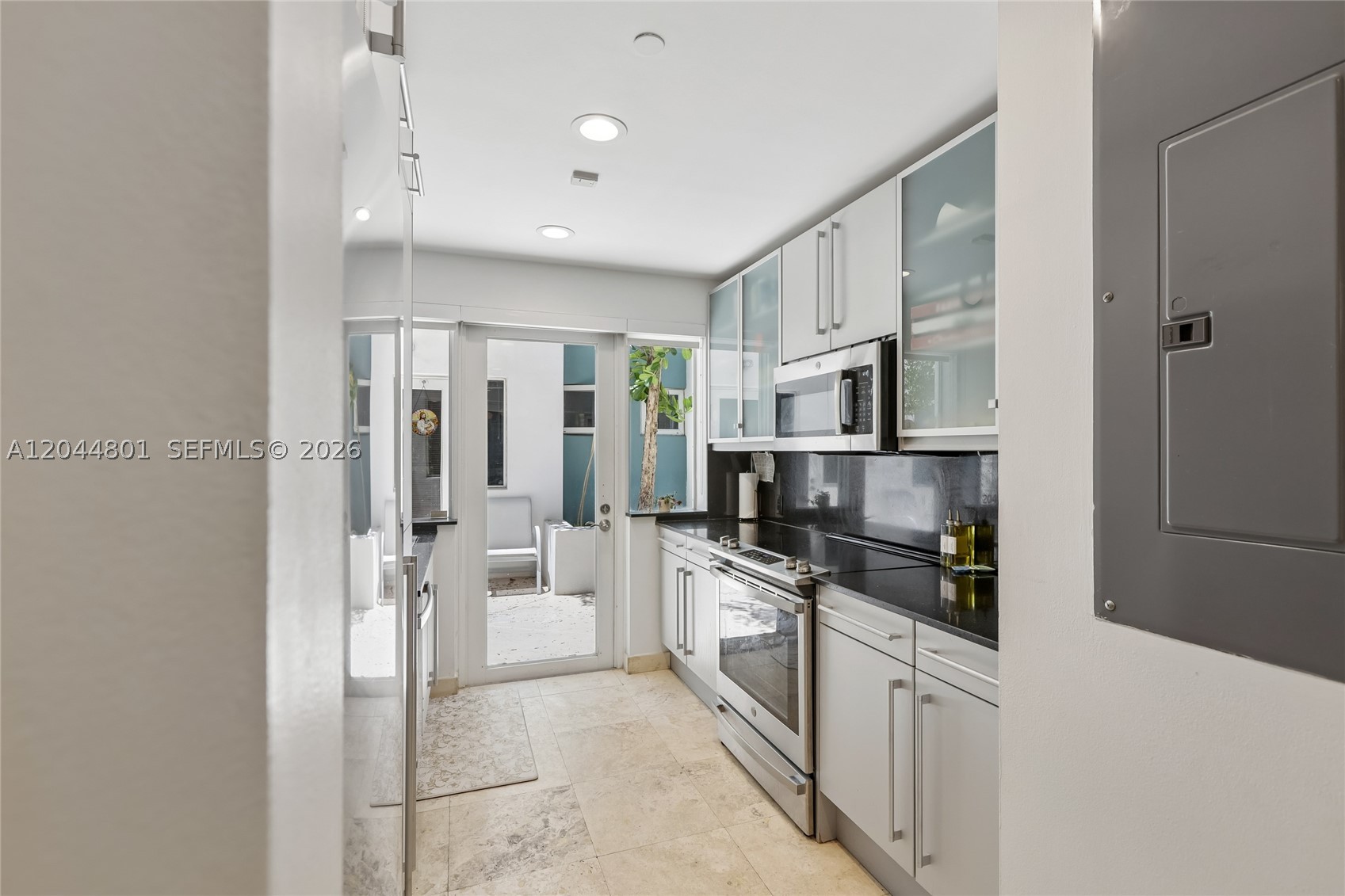 204 Washington Ave #13 Miami Beach, FL 33139