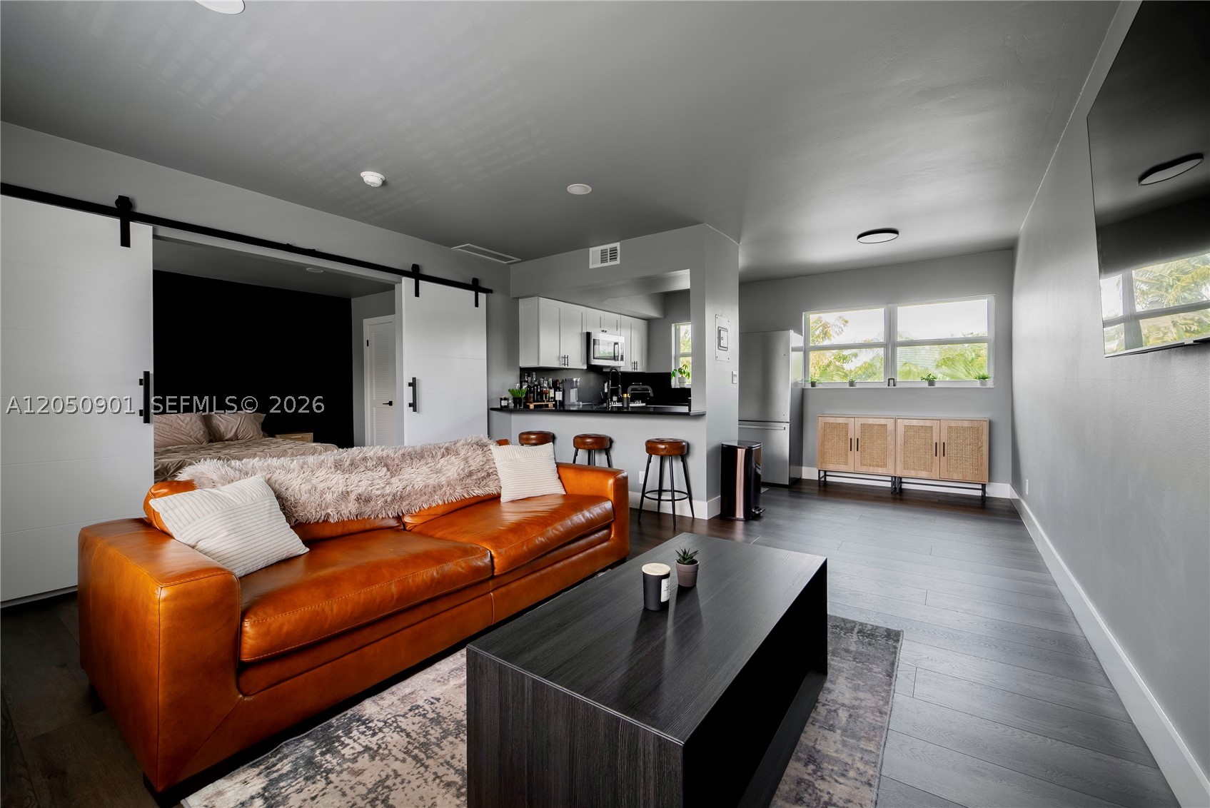 609 NE 13th Ave #302