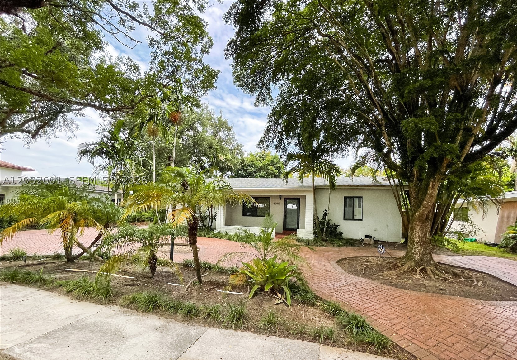 8045 SW 62nd Ct Miami, FL 33143