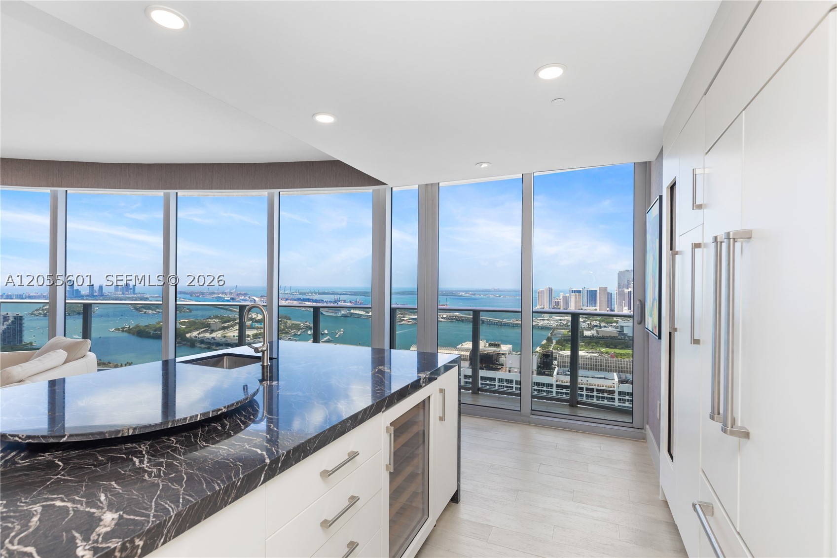 image Aria on the Bay9