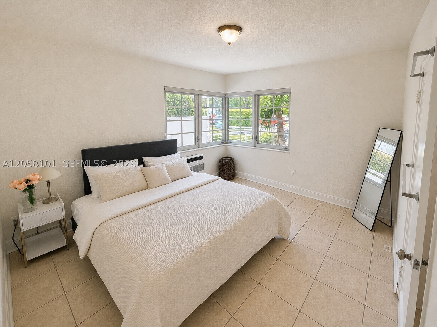951 Jefferson Ave #2