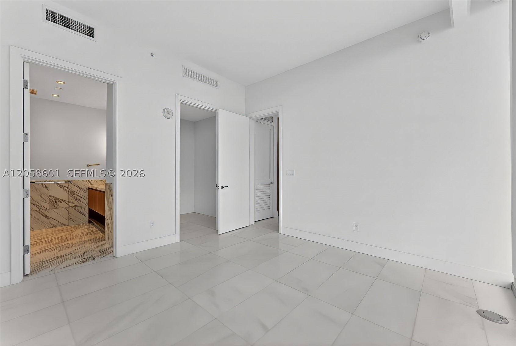 image Una Residences11