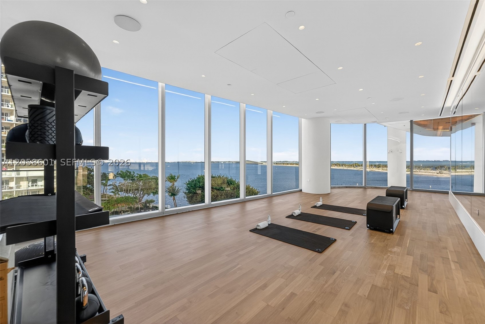 image Una Residences28