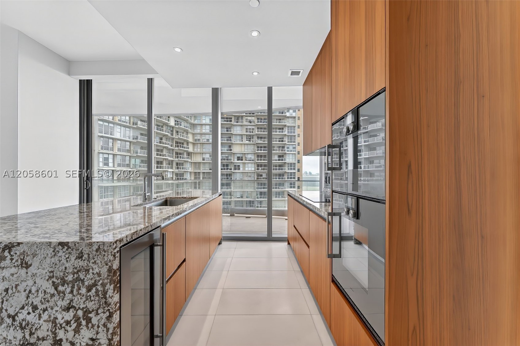 image Una Residences8